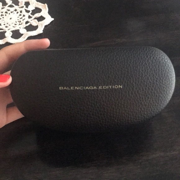 Balenciaga Brown Tortoise Shell Oversized Sunglasses - Picture 7 of 8